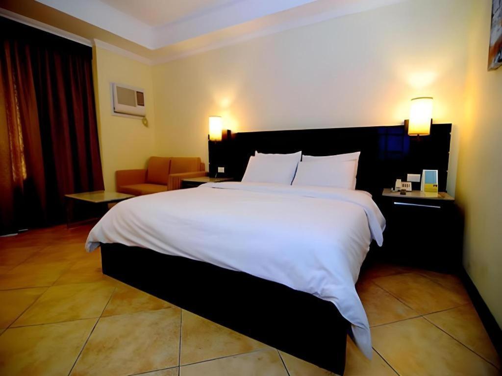 Mo2 Westown Hotel San Juan Bacolod Eksteriør bilde